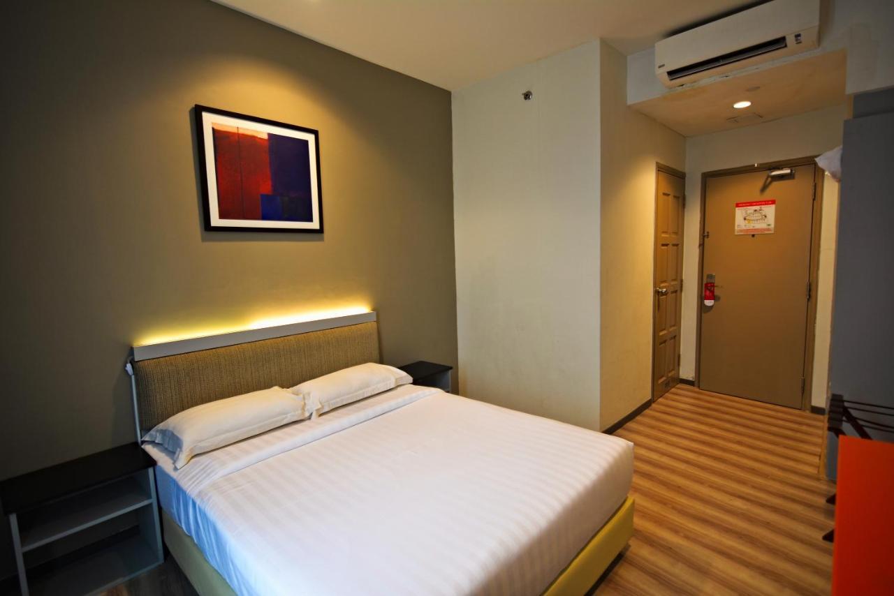 Abell Hotel Kuching Extérieur photo