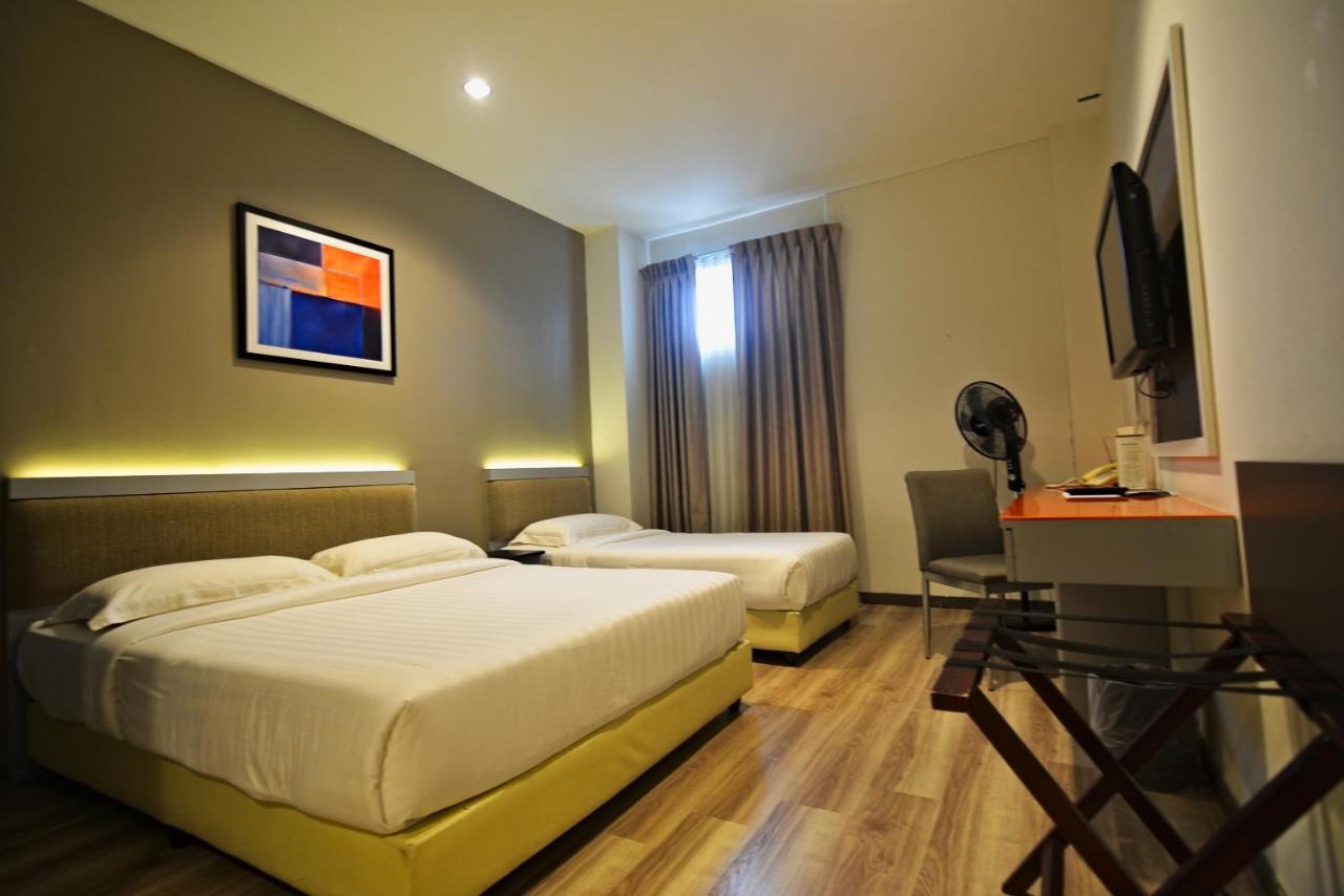 Abell Hotel Kuching Extérieur photo